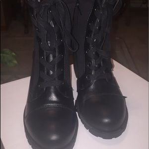Black boots size 7.5, new